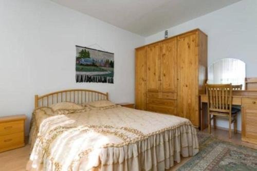 Алматы: Apartment with garden view on Gorodskaya 9