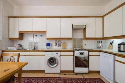 Алматы: Apartment with garden view on Gorodskaya 9