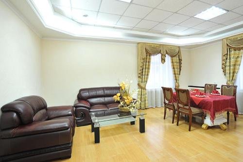 Караганда: Hotel Monarch on Chizhevskogo 35
