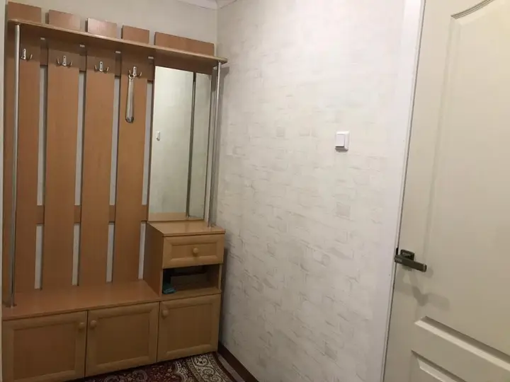 Павлодар: Kvartira Na Tolstogo 19 Apartments