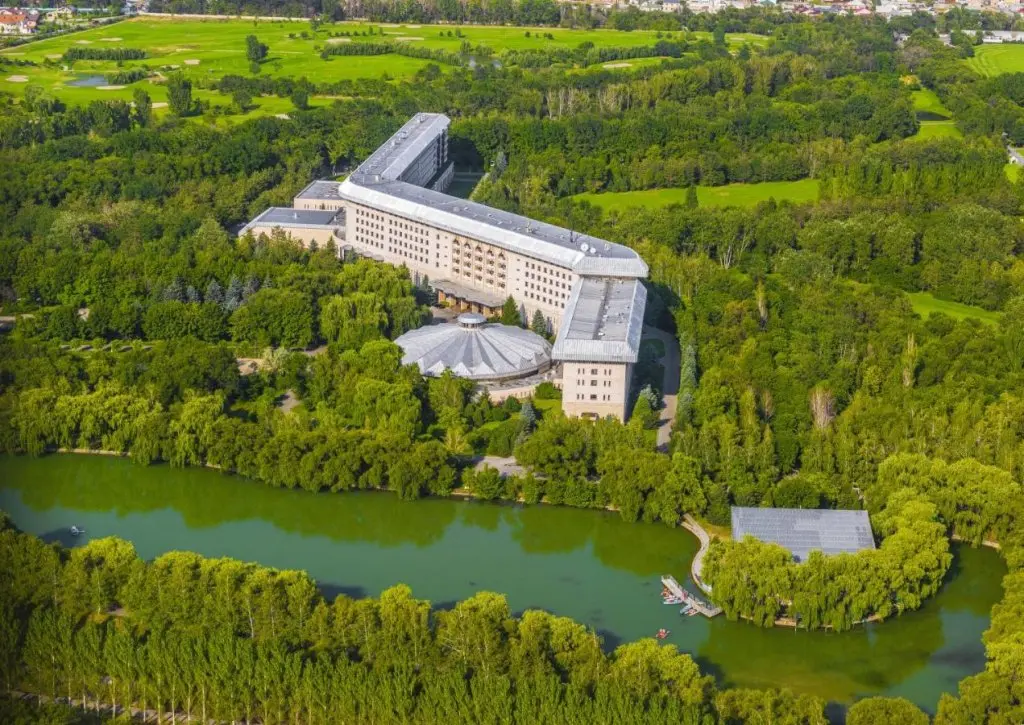 Алматы: Hotel Swissôtel Wellness Resort Alatau Almaty
