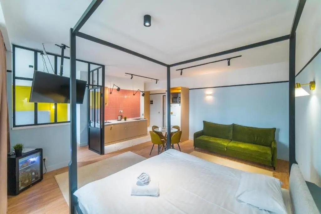 Алматы: Manica R House