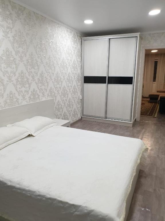 Темиртау: Apartment on Metallurgov 32