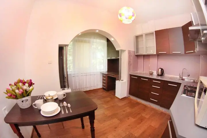 Алматы: Apartment On Tolebaeva 32