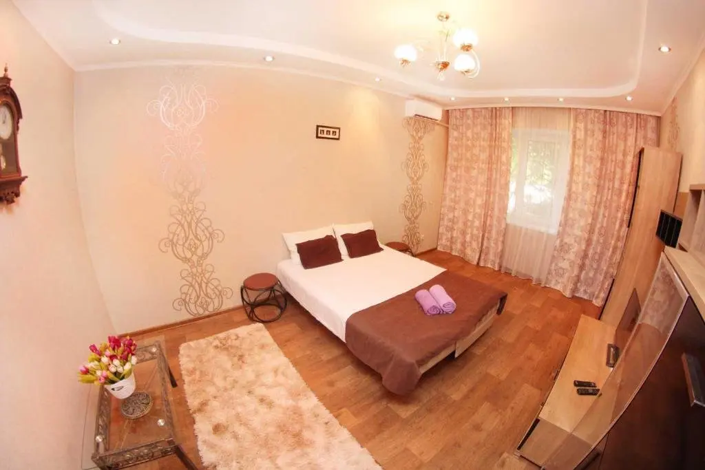 Алматы: Apartment On Tolebaeva 32