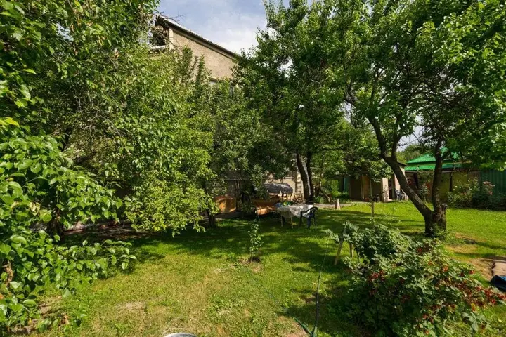 Алматы: Guest House On Maksimova 9