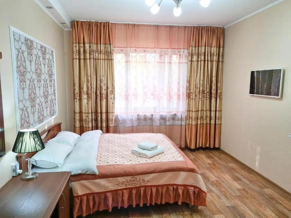 Алматы: Apartamenty na ulitse Rozybakieva, 103