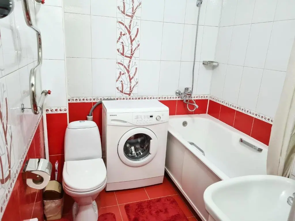 Алматы: Apartamenty na ulitse Rozybakieva, 103