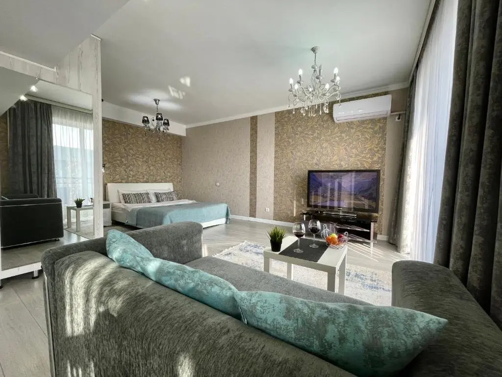 Алматы: Apartment On Abylai Khana 74