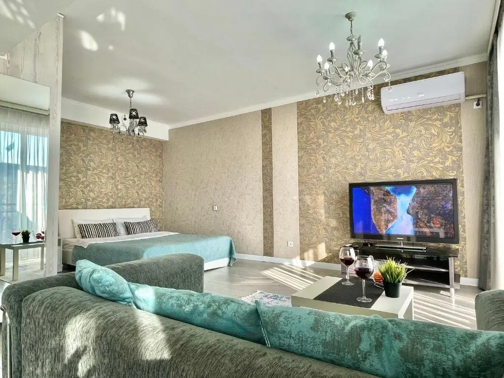 Алматы: Apartment On Abylai Khana 74