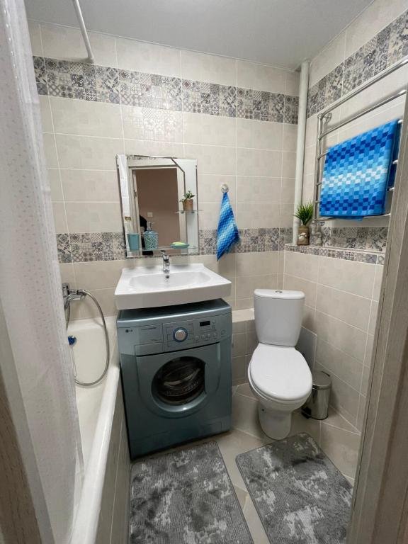 Алматы: Ujutnaja 2 kom-ja kvartira v tsentre goroda, rajon "Arbata"