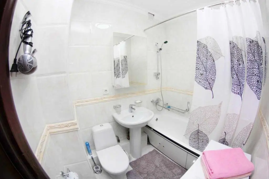 Алматы: Apartment on Nazarbayev 42a