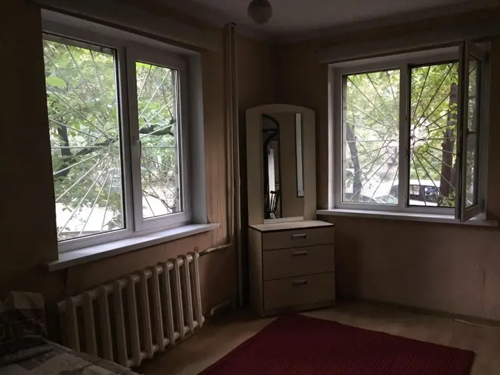 Алматы: Apartment in 2 mikrorayon