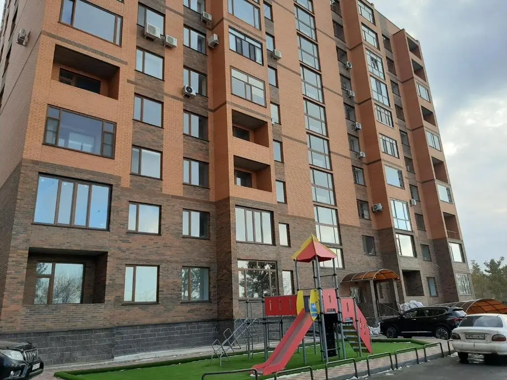 Павлодар: Dvuhkomnatnaja kvartira na samom beregu reki