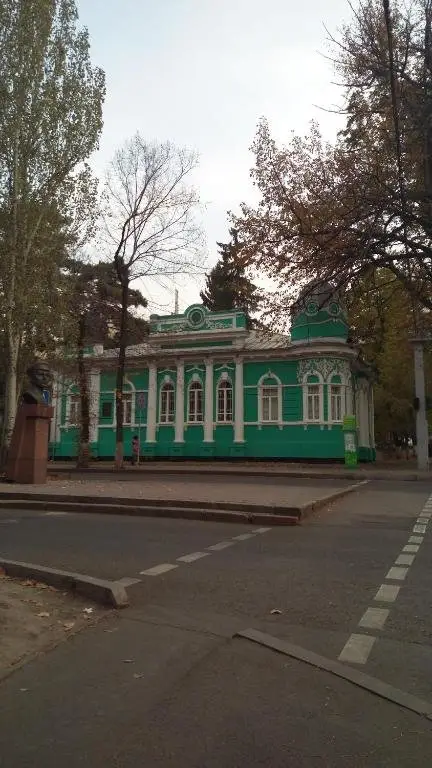 Алматы: Apartment on Kurmangazy 33
