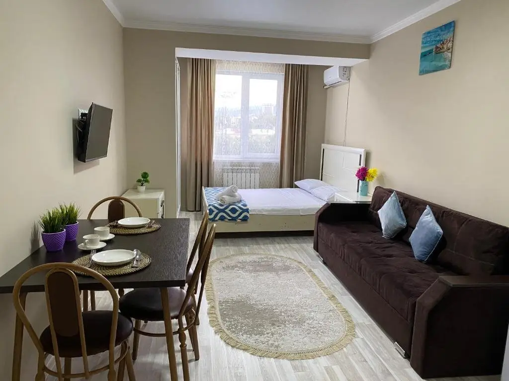 Алматы: Original'naja 1 kom kvartira v serdtse Almaty