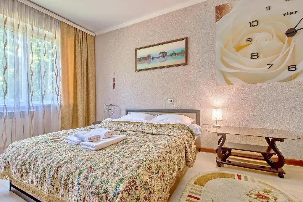 Алматы: Cozy apartment on Rozybakiev 145. Atakent