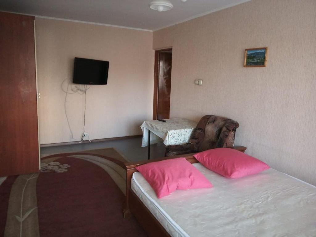 Алматы: Apartment on 10 Mirkorayon