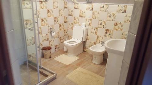 Алматы: Spa Guest House on Nauryzbai Batyra 18