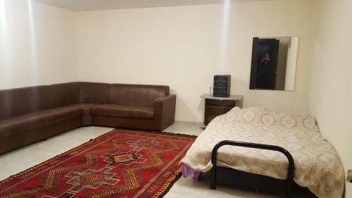 Алматы: Spa Guest House on Nauryzbai Batyra 18