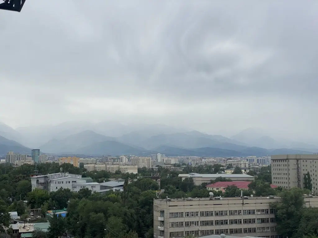 Алматы: Аппартаменты около арбата №75 с видом на закат