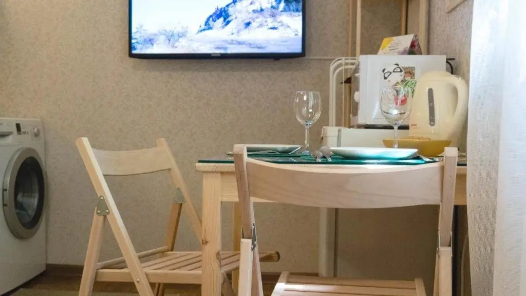 Алматы: Apartment on Zheltoksan 79A