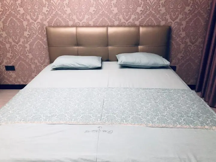 Алматы: Apartments on Aimanov street 360