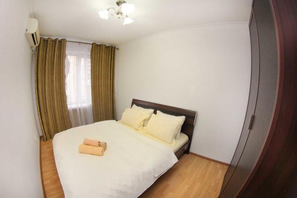 Алматы: Apartment on Tulebayeva 24