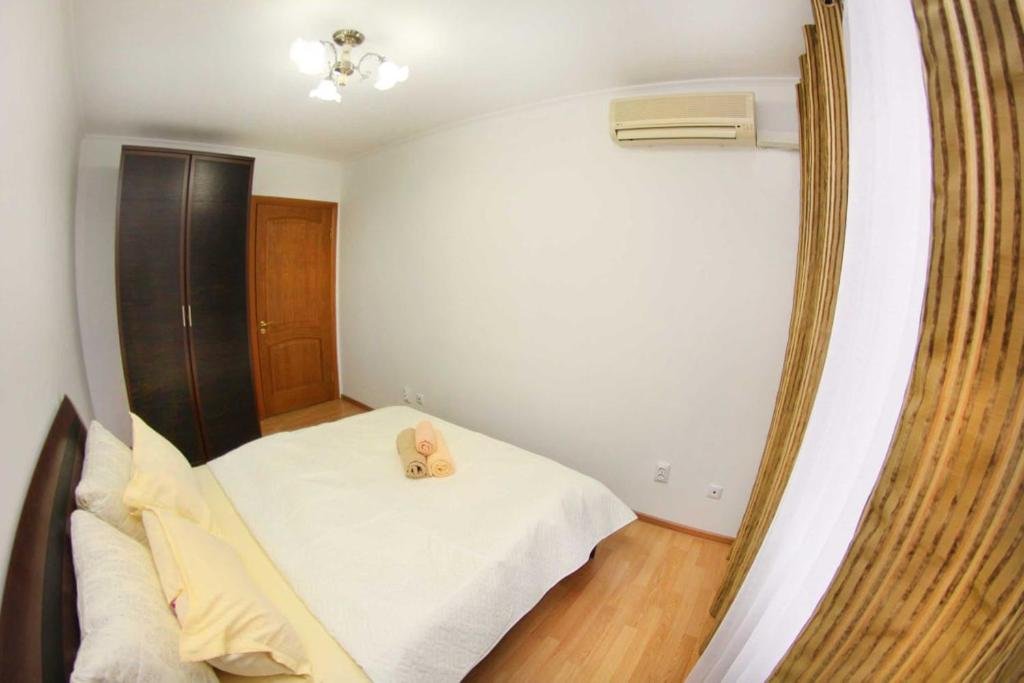 Алматы: Apartment on Tulebayeva 24