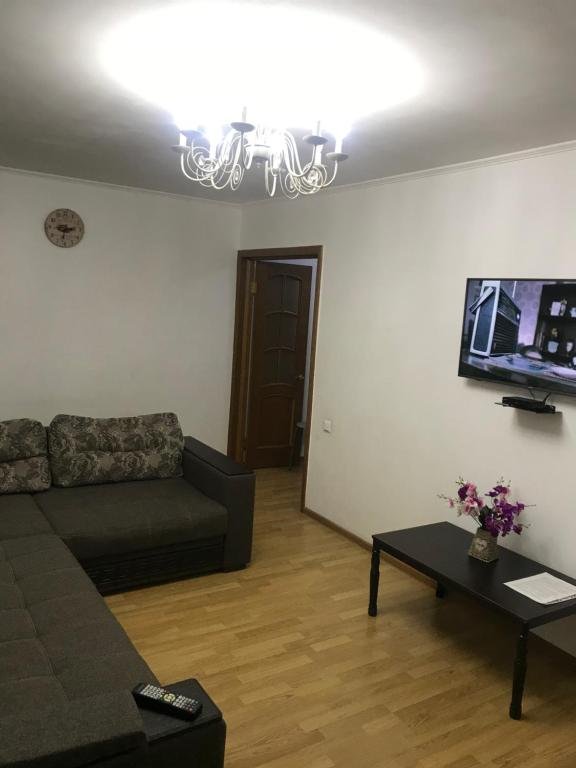 Алматы: Apartment on Tulebayeva 24