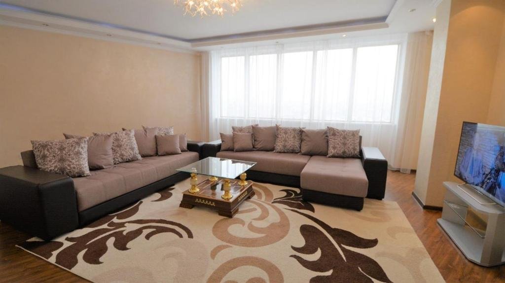Алматы: Apartment on Al-Farabi Avenue 7