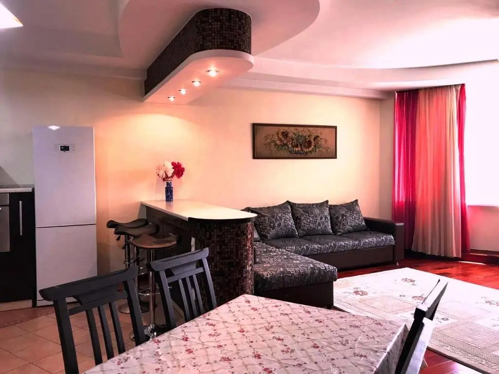 Алматы: Apartment on Al-Farabi Avenue 7