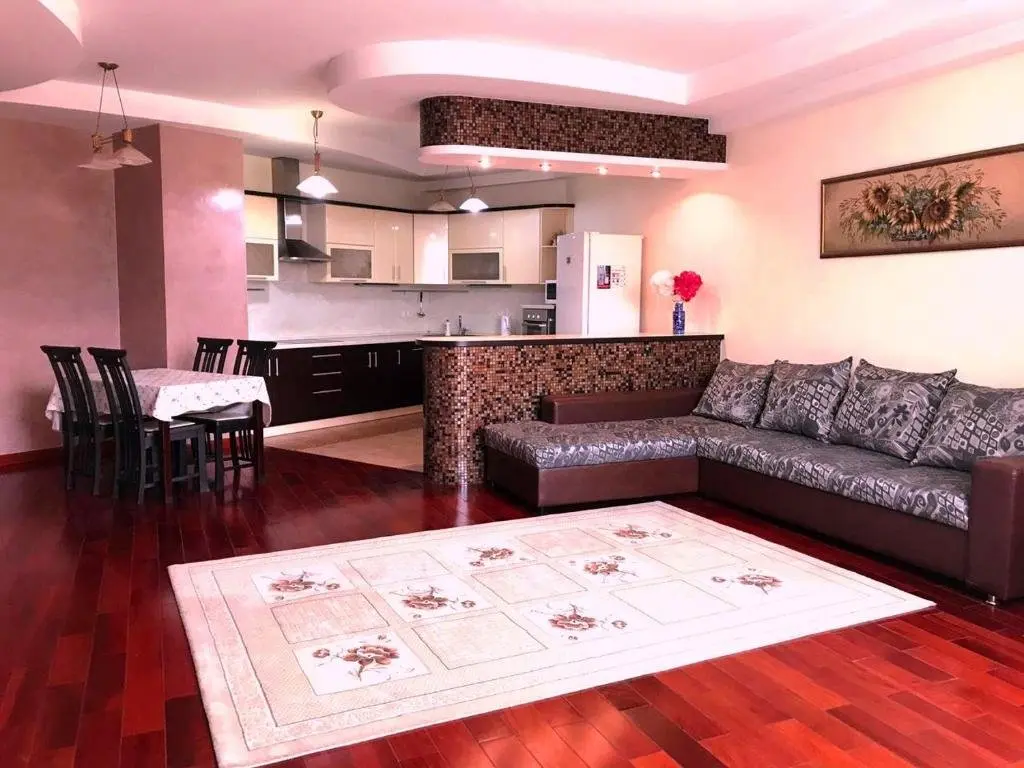 Алматы: Apartment on Al-Farabi Avenue 7