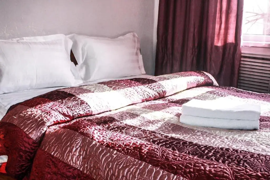 Алматы: Apartments on Kazybek Bi 183 RichHouse