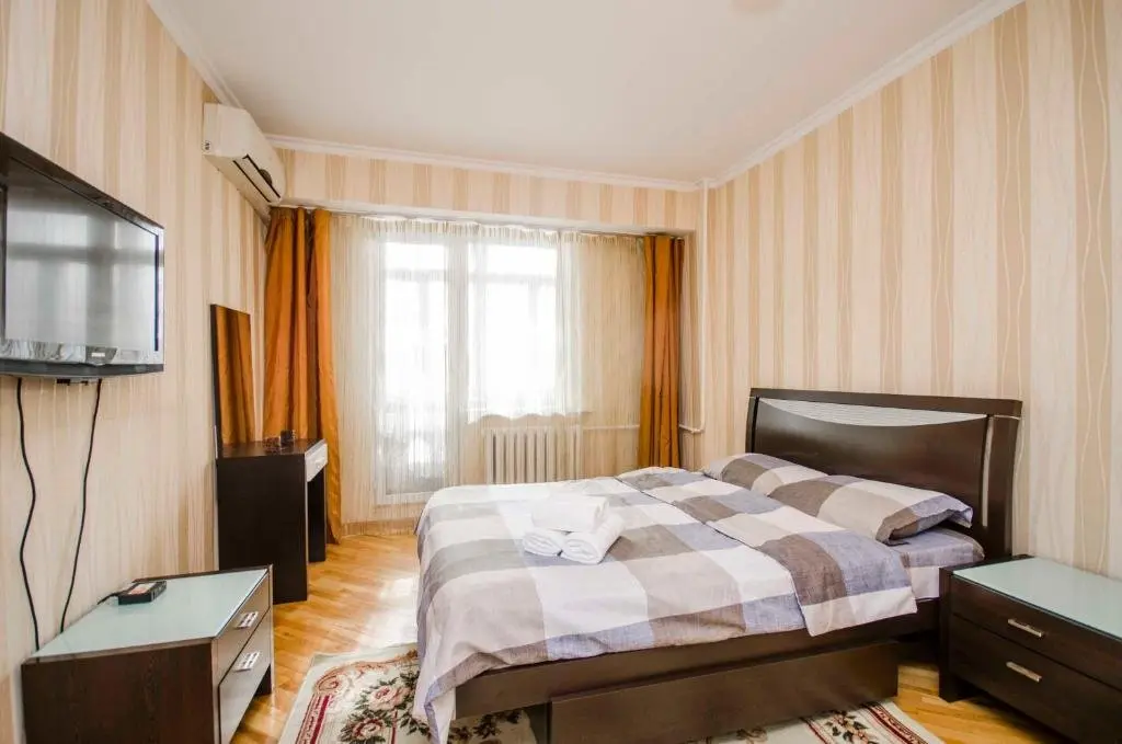 Алматы: Apartment at Samal-3, 9