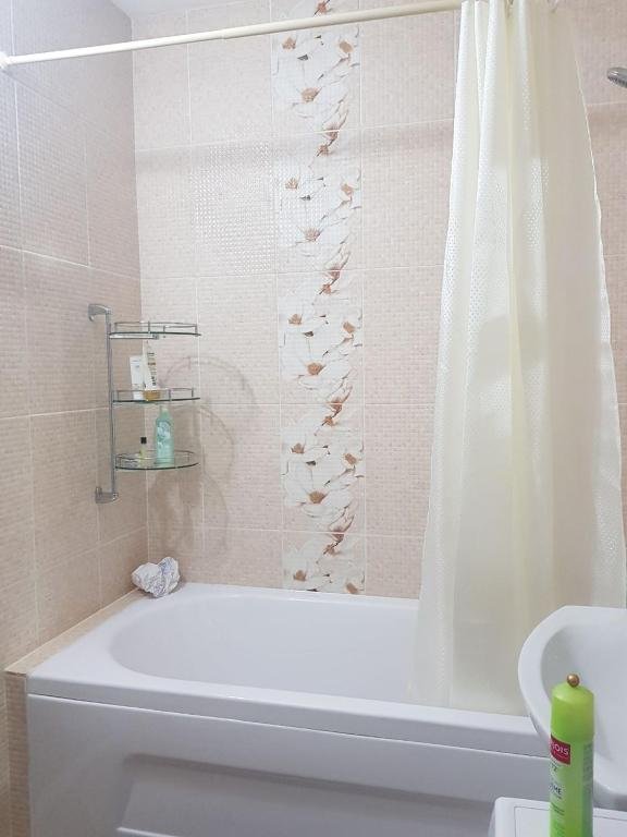 Алматы: Apartment on Shevchenko 18