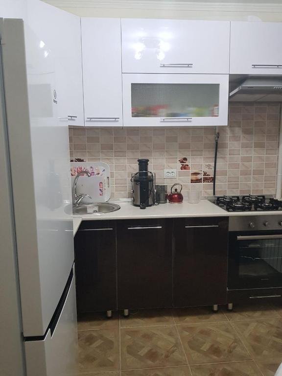 Алматы: Apartment on Shevchenko 18