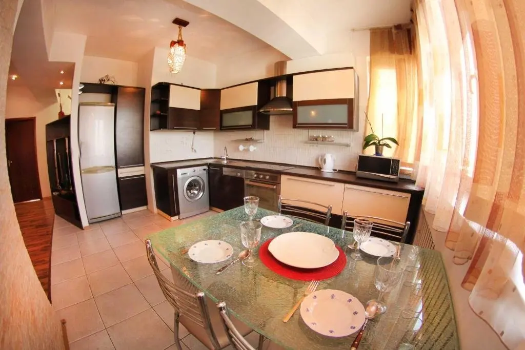 Алматы: Apartment on Buzurbayeva 23