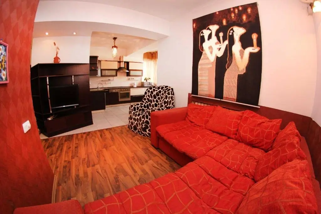 Алматы: Apartment on Buzurbayeva 23
