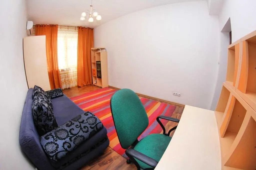 Алматы: Apartment on Buzurbayeva 23