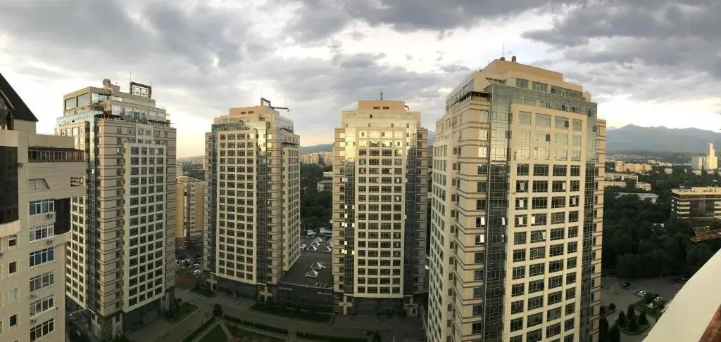 Алматы: Apartment on Satpaev 30