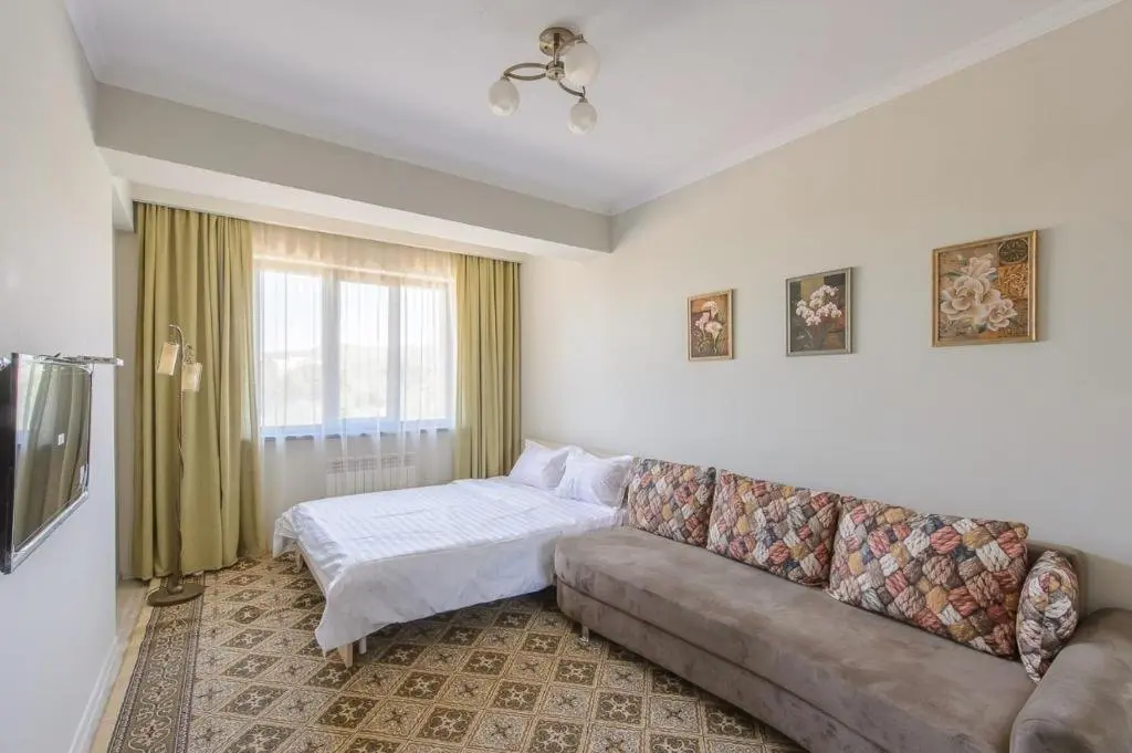Алматы: Apartments on Zhetysuskaya 4