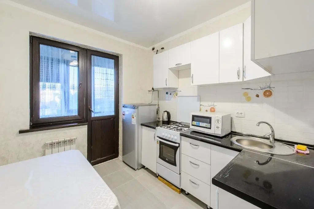 Алматы: Apartments on Zhetysuskaya 4
