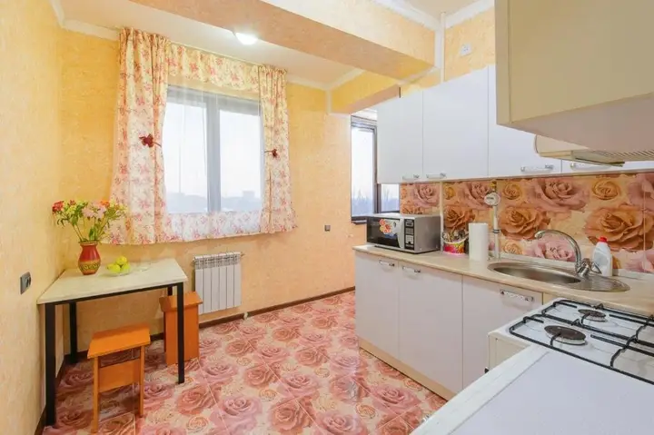 Алматы: Apartments on Zhetysuskaya 4