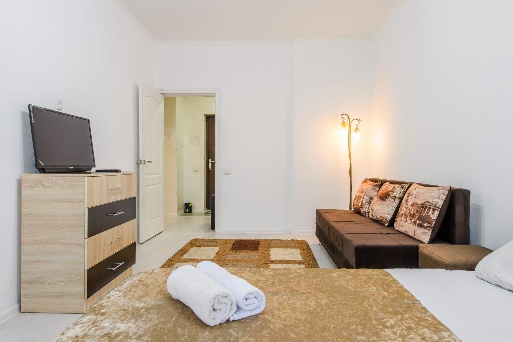 Алматы: Apartments on Zhetysuskaya 4