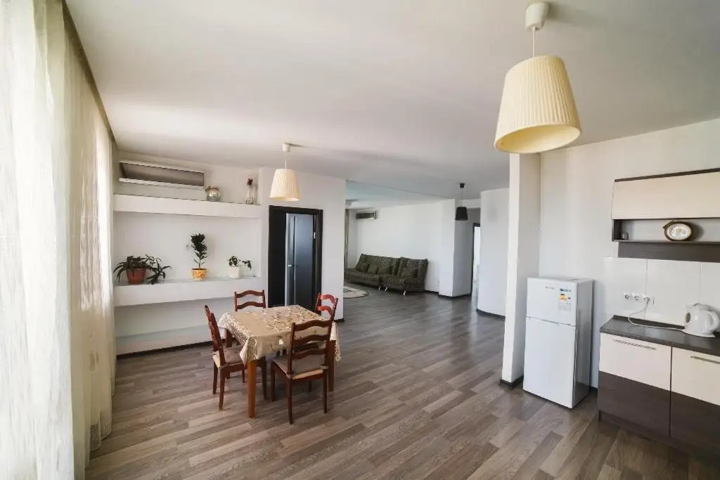 Алматы: Apartment MegaTowers 000334