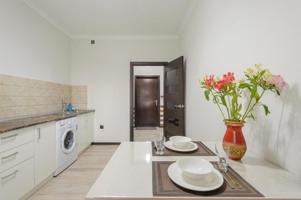 Алматы: Apartment on Zhetysuskaya 4 app 90