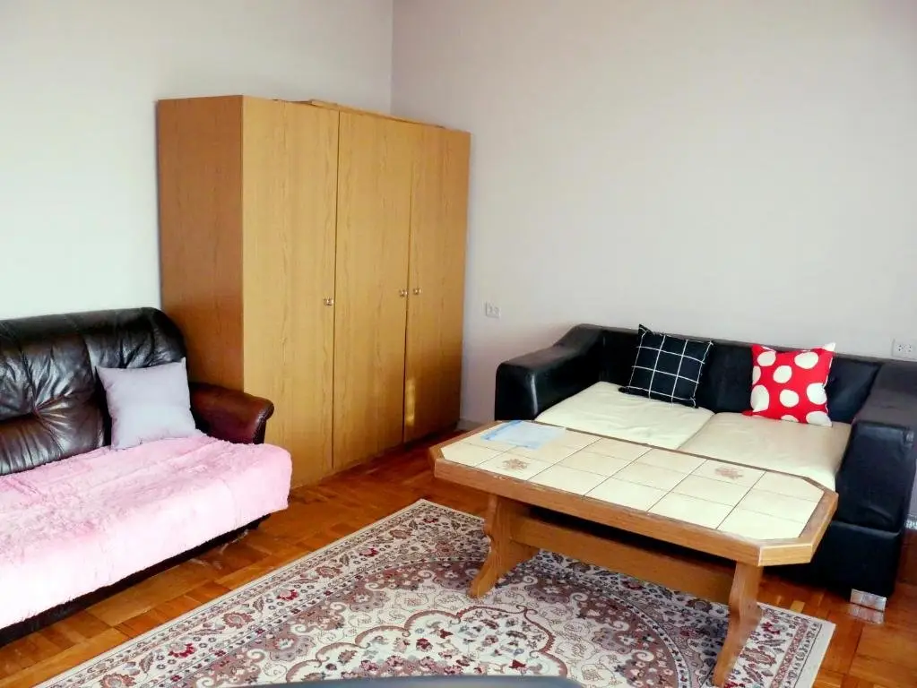 Алматы: Apartment on Dostyk 36