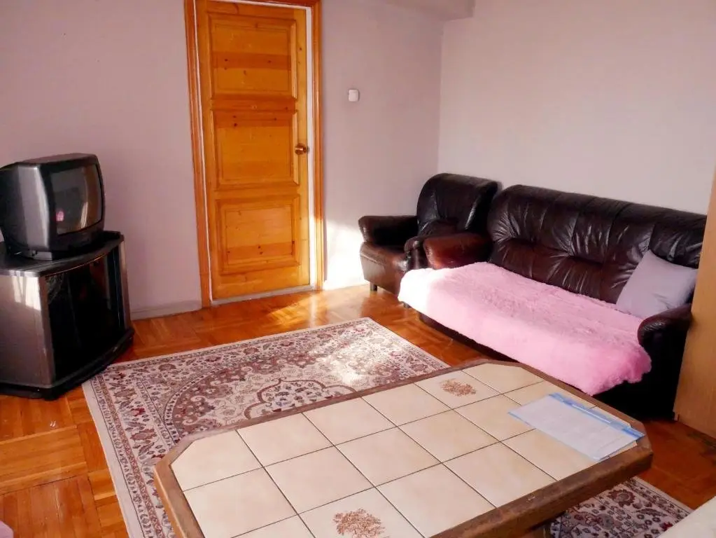 Алматы: Apartment on Dostyk 36