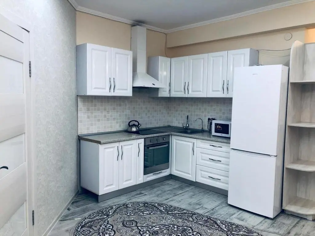 Алматы: Apartments on Aimanov street 6 floor 250